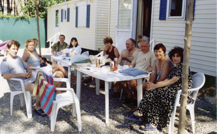 B.%20campingi%20t%E1rsas%E1g.jpg